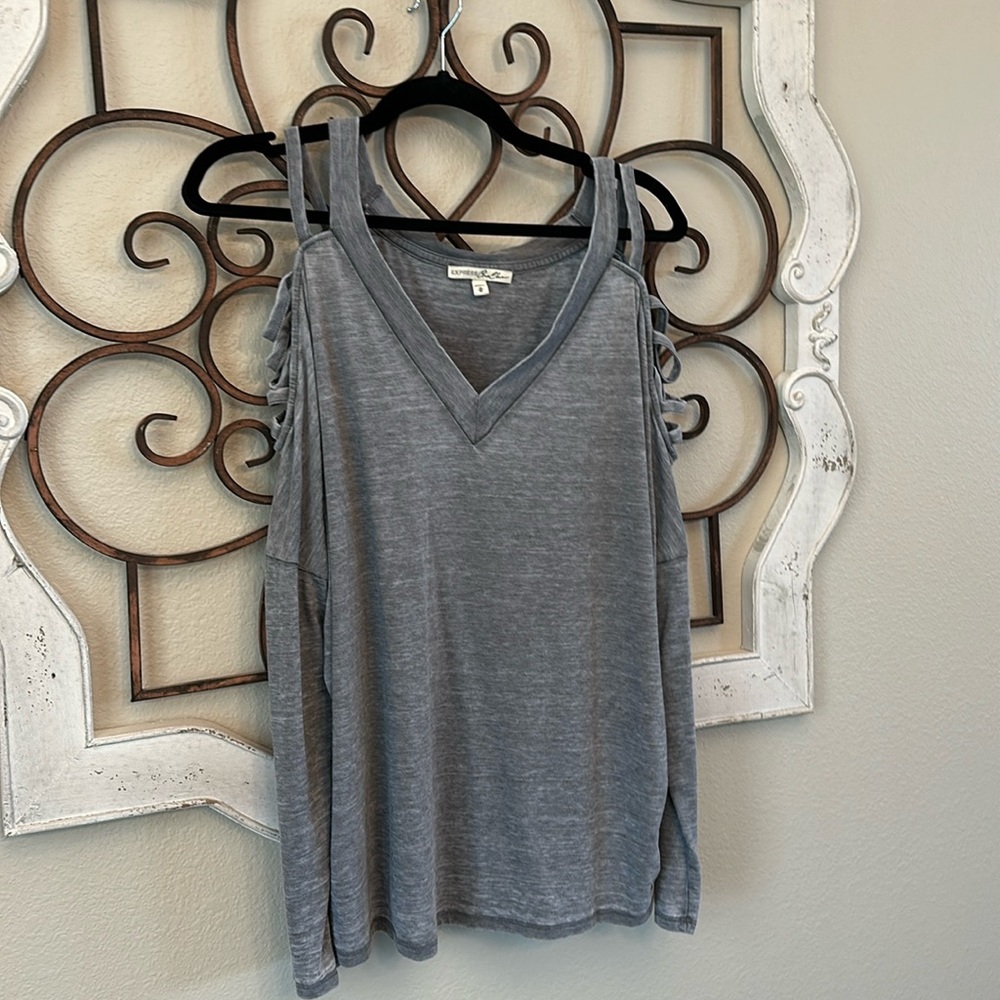 Color shoulder ladder top